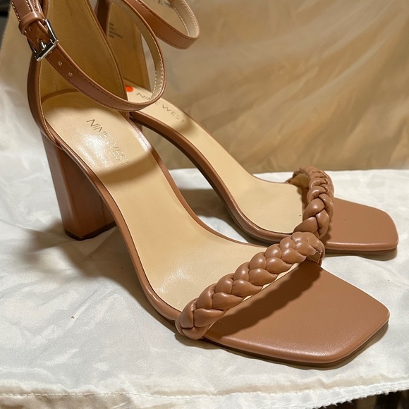 Nine West Tan Braided Strap Heels Size 9.5
New without Tags - Picture 3 of 10